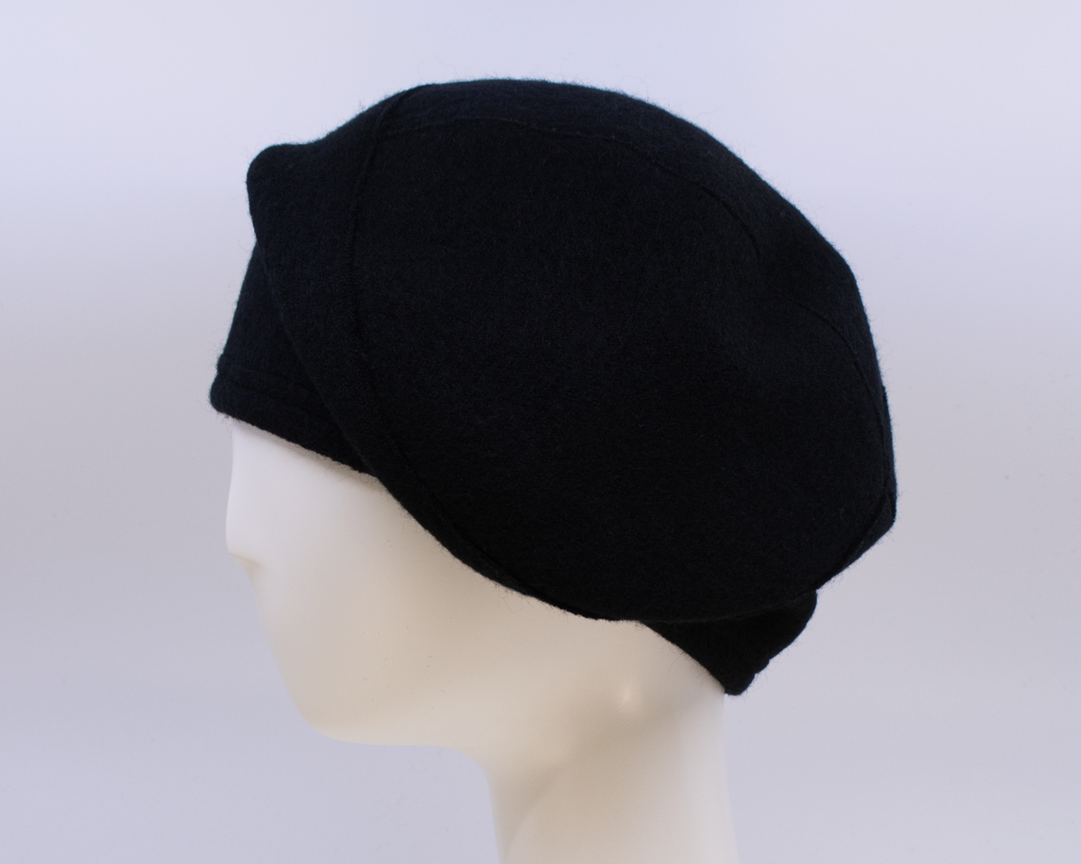 Boiled Wool: Beret - Black (Side View)