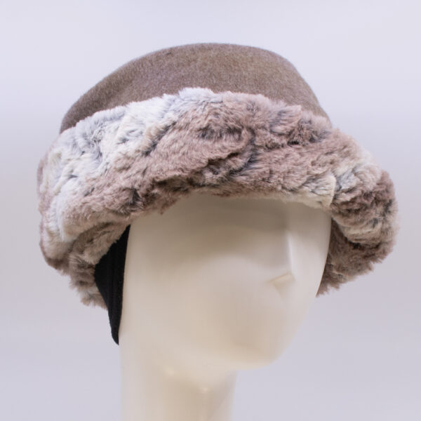 Neutral Zone: Lauren - Sand/Faux Fur (Side View 2) (Ear Cuff)