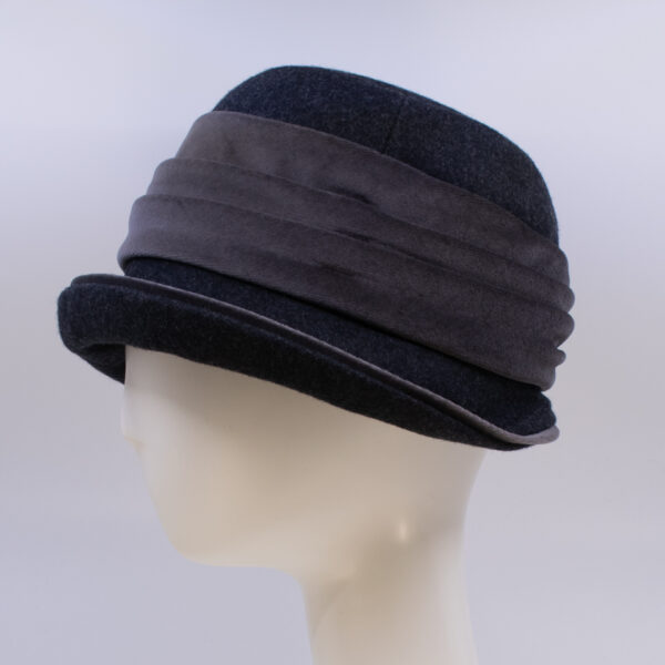 Wool Classic: Jeanette (Velvet) - Midnight/Grey (Side View)