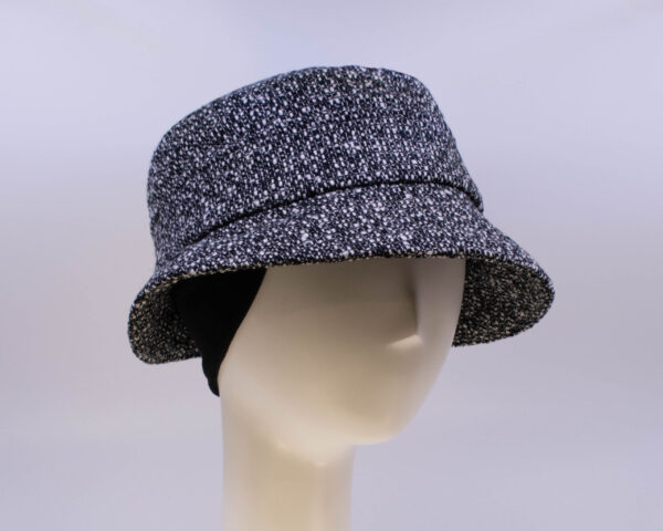 Tweeds: Kaitlin - Black (Side View 2 Ear Cuff)