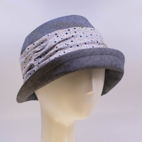 Chambray: Jeanette - Grey/Daisy (Side View 2)