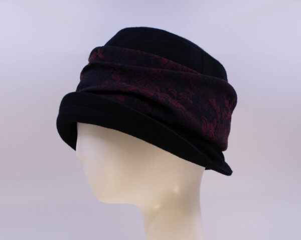 Rose: Jeanette - Black/Baroque Rose (Side View)