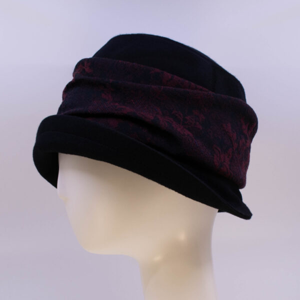 Rose: Jeanette - Black/Baroque Rose (Side View)