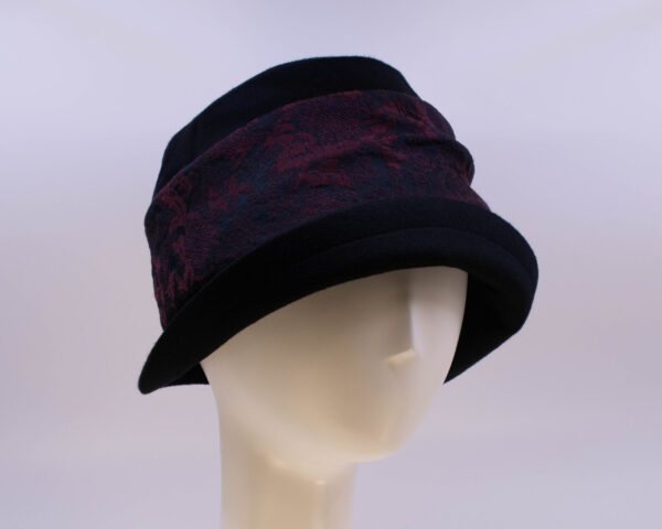 Rose: Jeanette - Black/Baroque Rose (Side View 2)