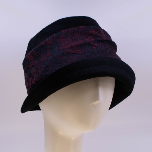 Rose: Jeanette - Black/Baroque Rose (Side View 2)