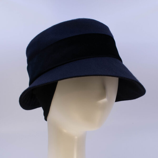 Wool Classic: Kaitlin (Velvet) - Navy/Black (Side View 2 Ear Cuff)