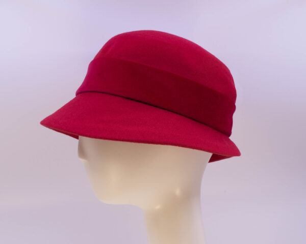 Wool Classic: Kaitlin (Velvet) - Red/Red (Side View)