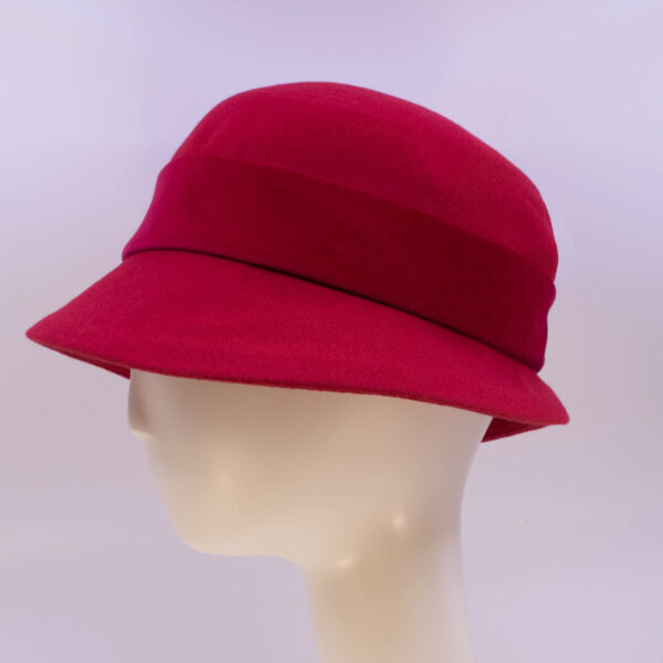 Wool Classic: Kaitlin (Velvet) - Red/Red (Side View)