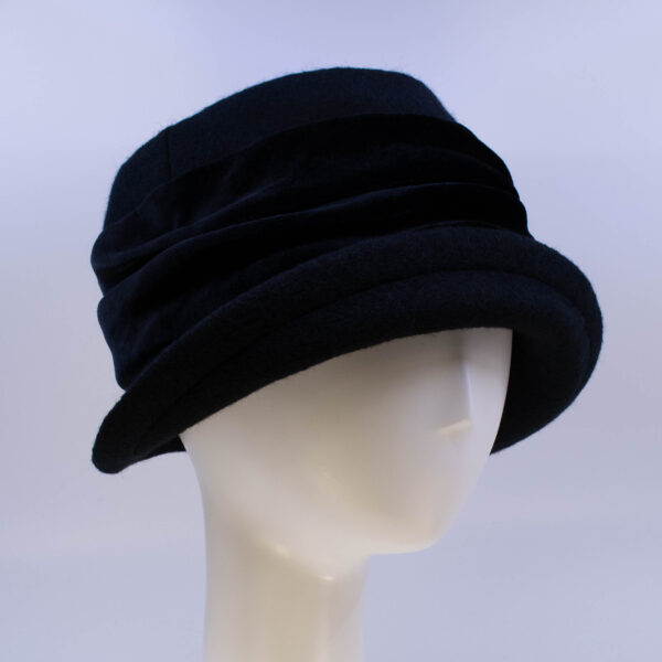 Boiled Wool: Jeanette (Velvet) - Black/Black (Side View 2)